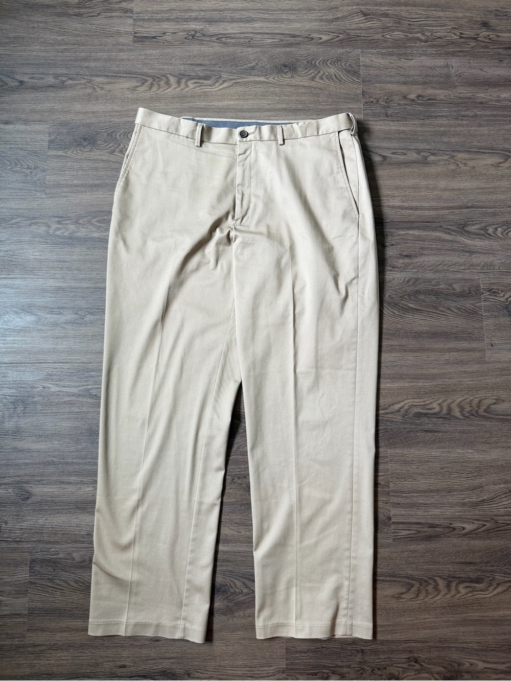 Haggar Pants Mens 38x32 Classic Fit Premium No Iron Khaki Flex Flat Front Tan